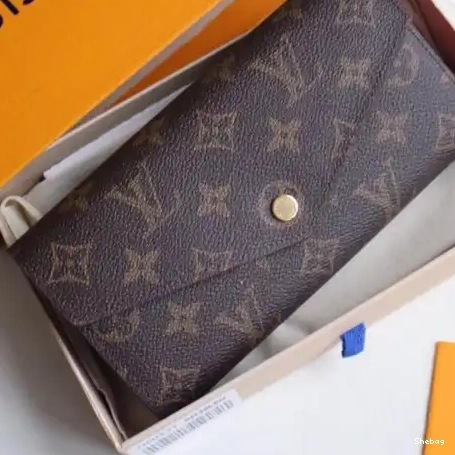 19T1L0055 Bags LV 1014